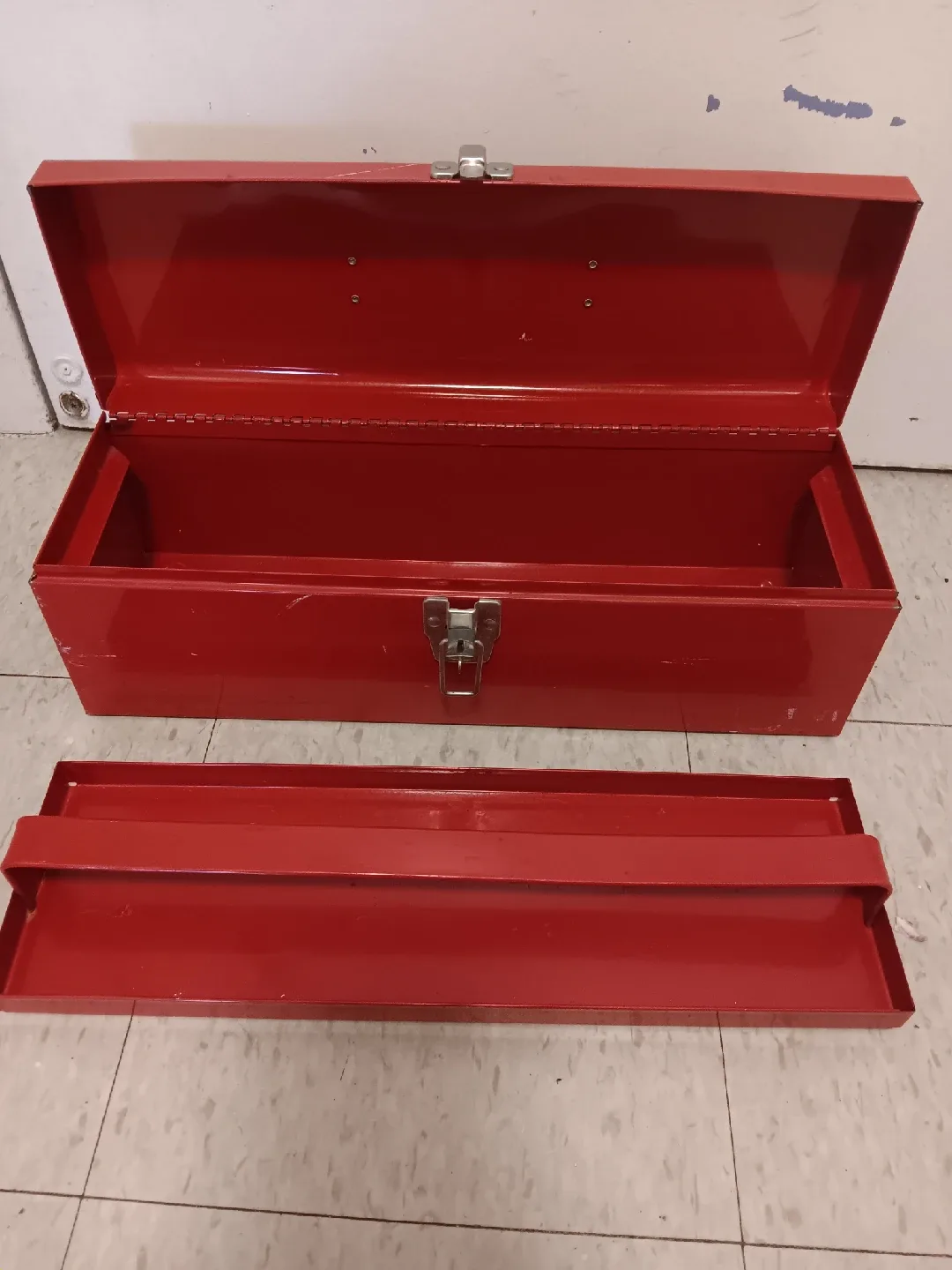 Red Metal Toolbox 15 inches image indicator(3)