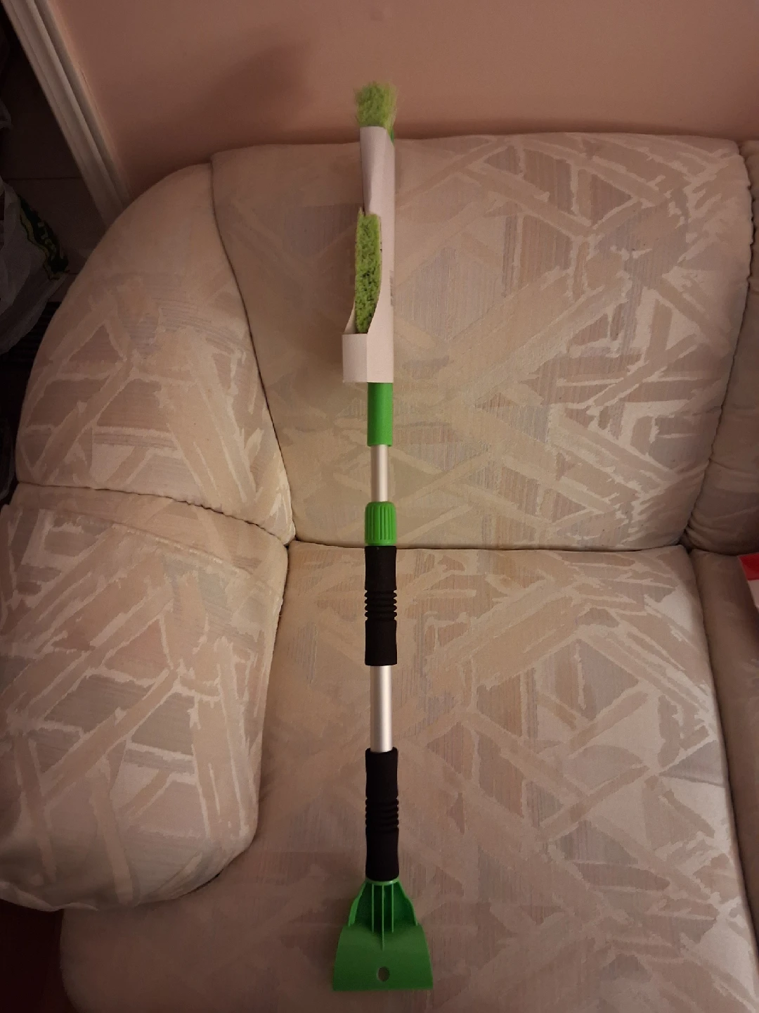 Very sturdy telescopic snow brush, squeegee and scraper