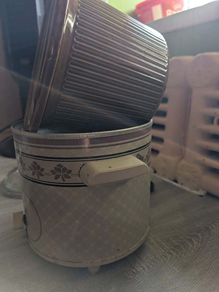 Vintage Floral Crock Pot with Glass Lid - photo 4