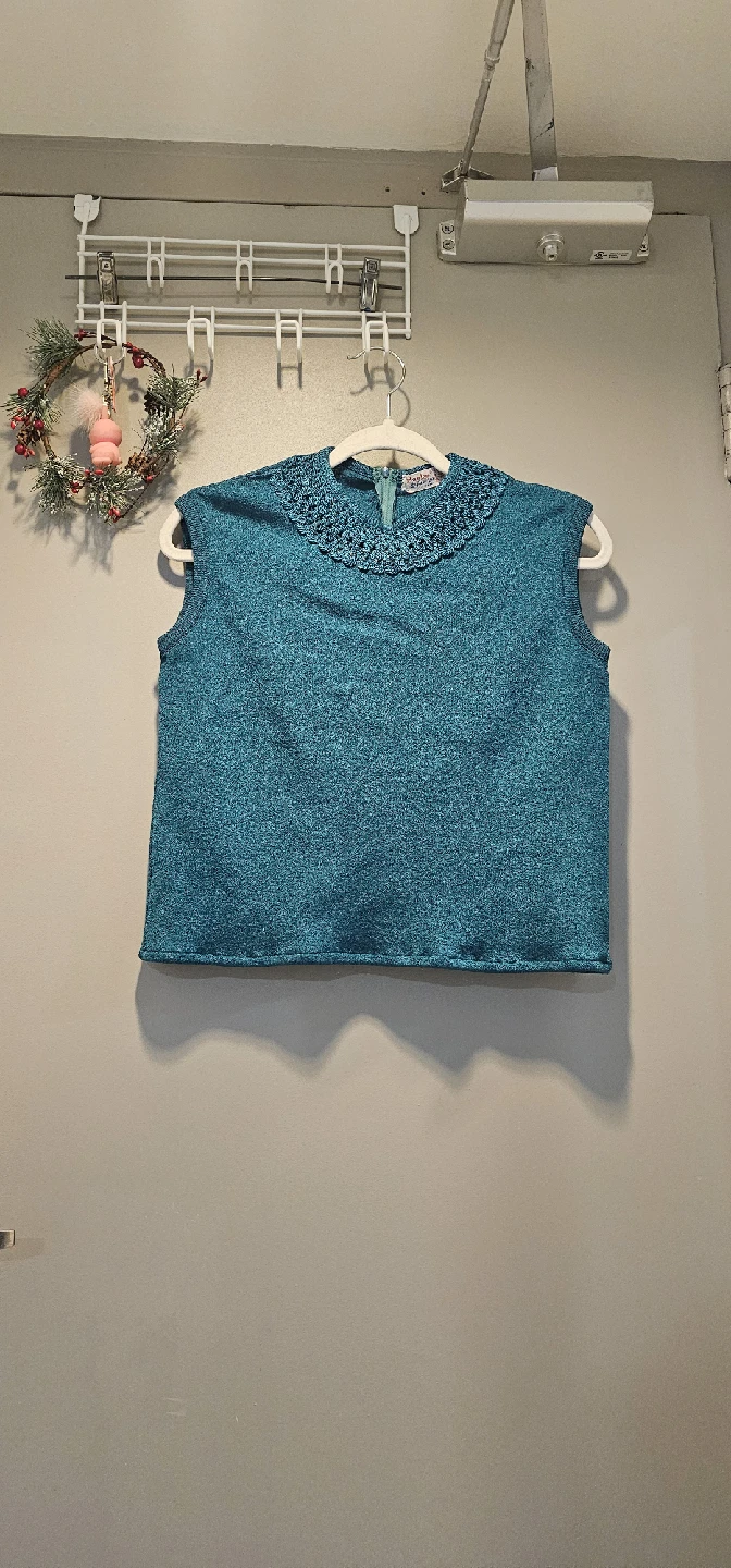 Banten by Paris Star Teal Sleeveless Top