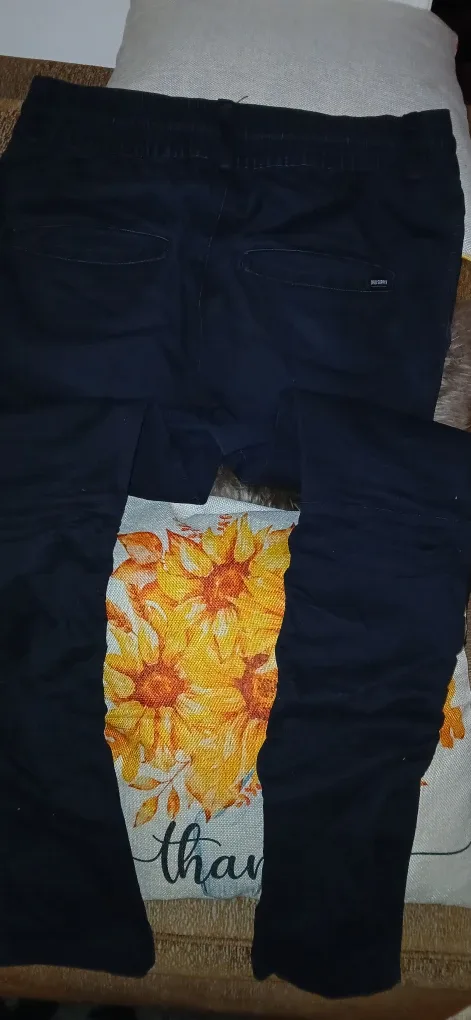 H&M Divided Black Pants - Size 32 image indicator(9)