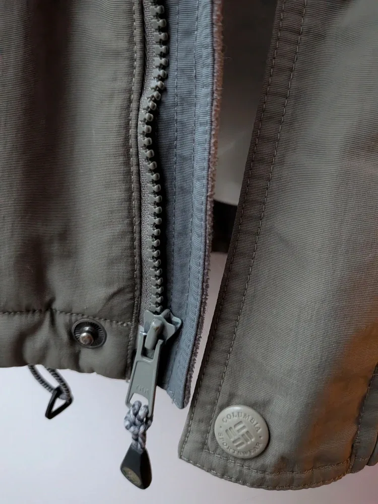 Men's Columbia khaki grey Men's Jacket - Size M gently used image indicator(10)