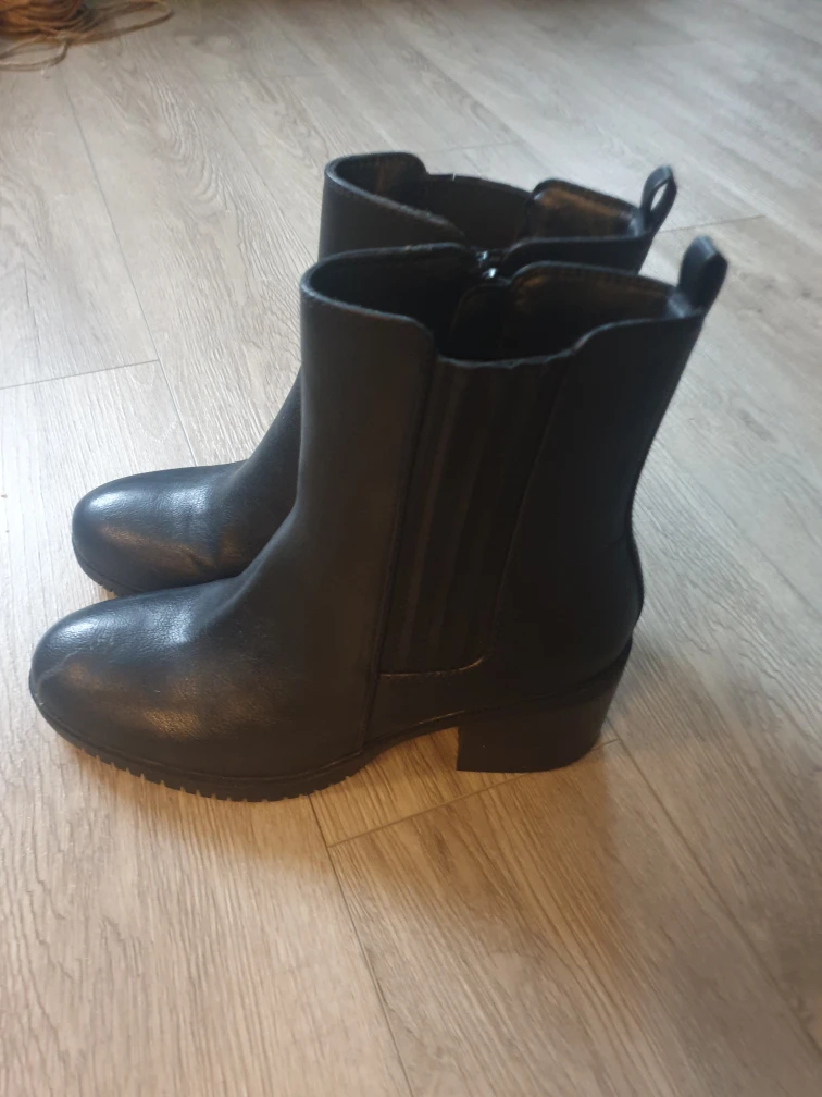 Leather Black Ankle Boots, Size 10 Denver Hayes - photo 3