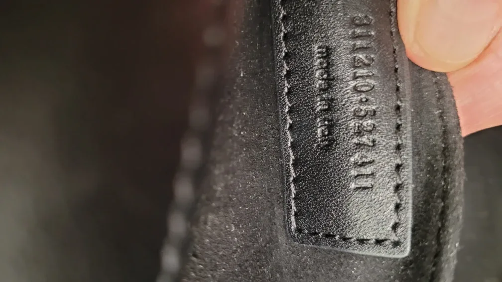 Authentic YSL clutch image indicator(10)