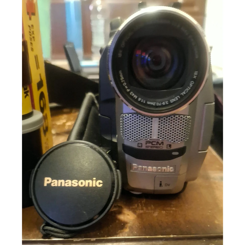 Panasonic Palmcorder With Charger & Camera Bag - photo 3