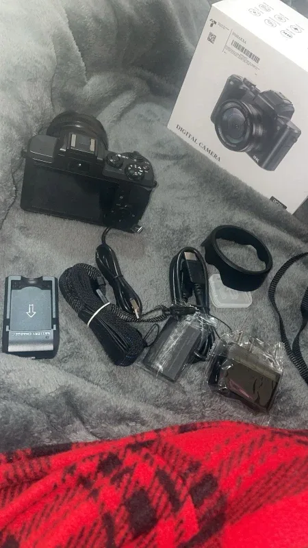 8K Ultra HD Digital Camera DC226 - Like New! image indicator(3)