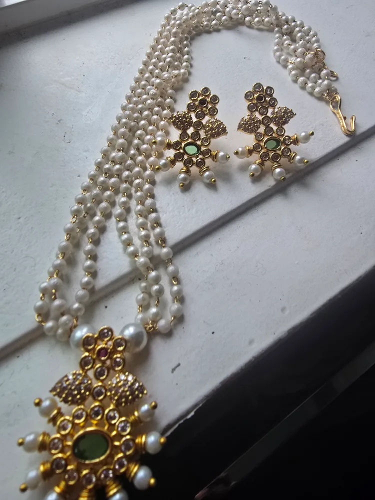 Pearl Necklace & Earring Set South indian inspired image indicator(5)