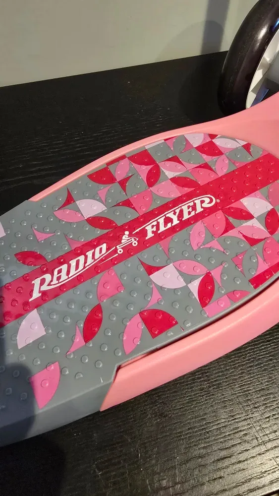 Radio Flyer Pink Kids Scooter image indicator(5)