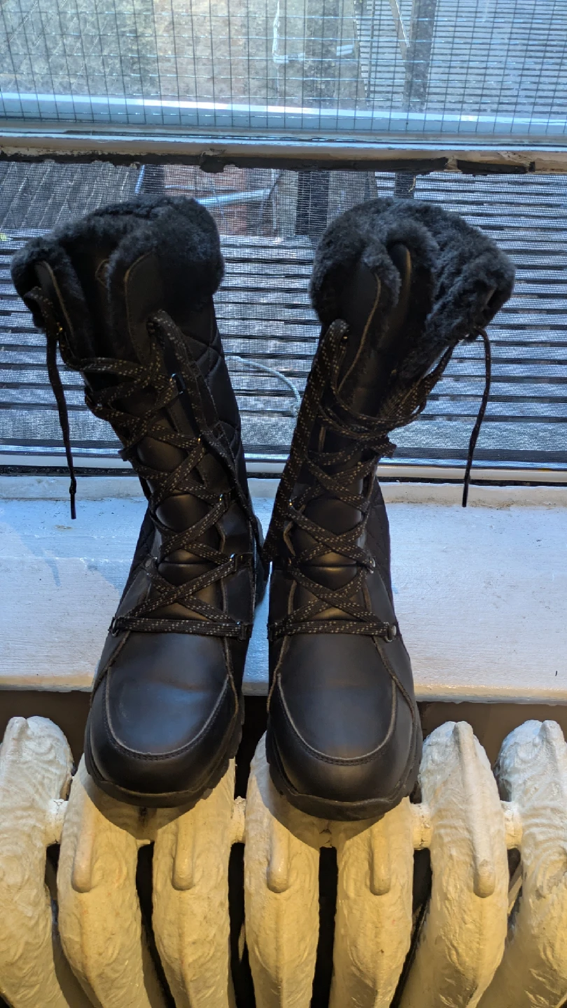 Moving out sale!!- Cougar Black Winter Boots - Size 10 - photo 2