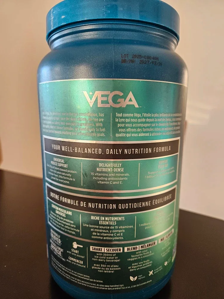 Tubs of Vega All-in-One Nutrition Complete - Berry image indicator(2)