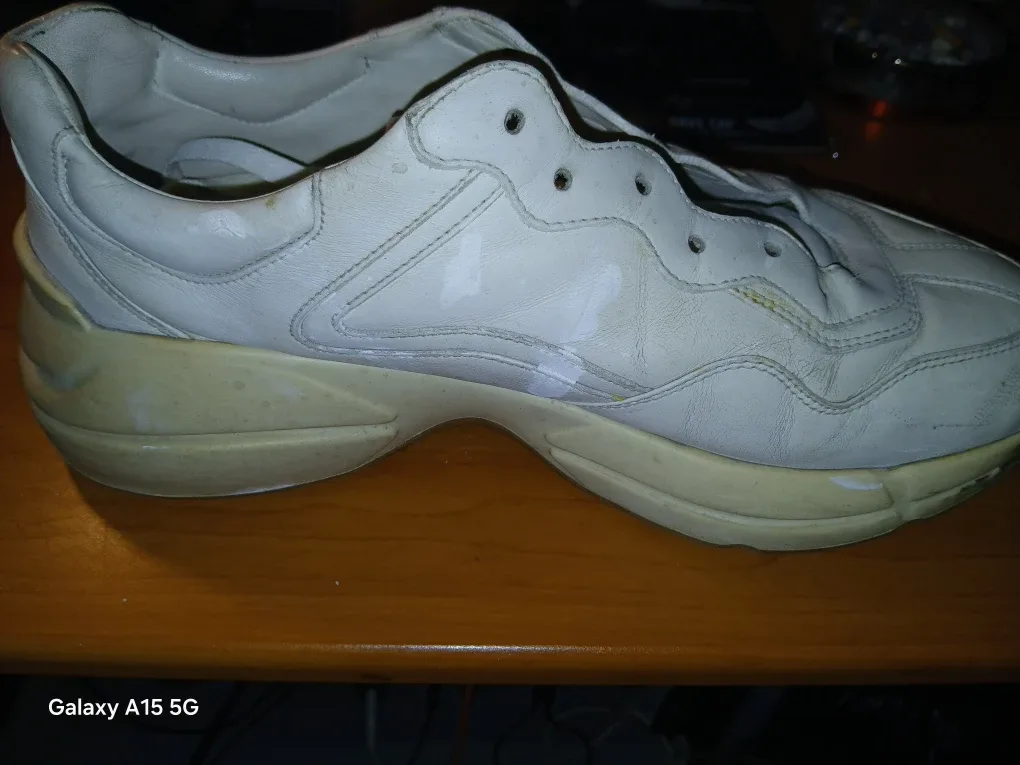 Gucci sneakers image indicator(2)