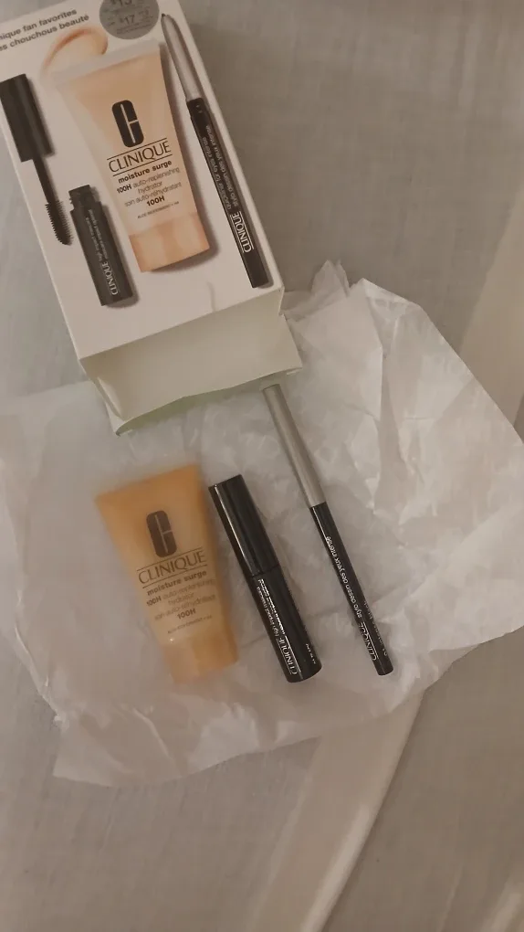 Clinique Fan Favorites Set - Moisture Surge & More!