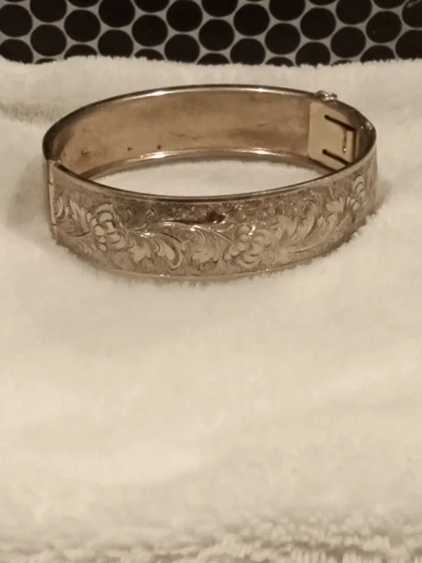 Antique Edwardian Gold Gilt Bangle image indicator(2)