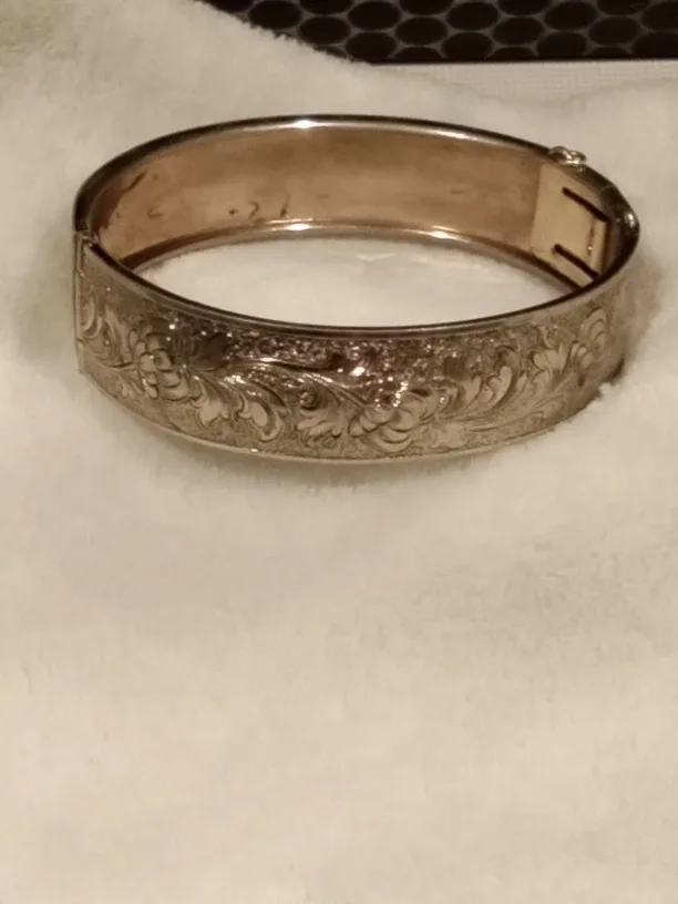 Antique Edwardian Gold Gilt Bangle image indicator(3)