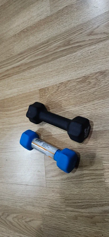 Dumbbell Set - 2 lb Blue & 2 lb Black image indicator(4)