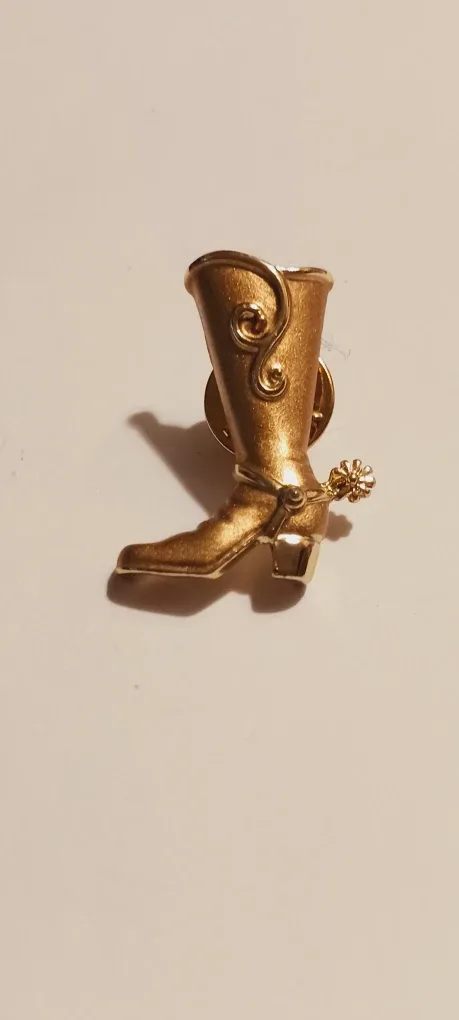 PINWestern Cowboy Boot Spurs Lapel Pin Tie Tack image indicator(5)
