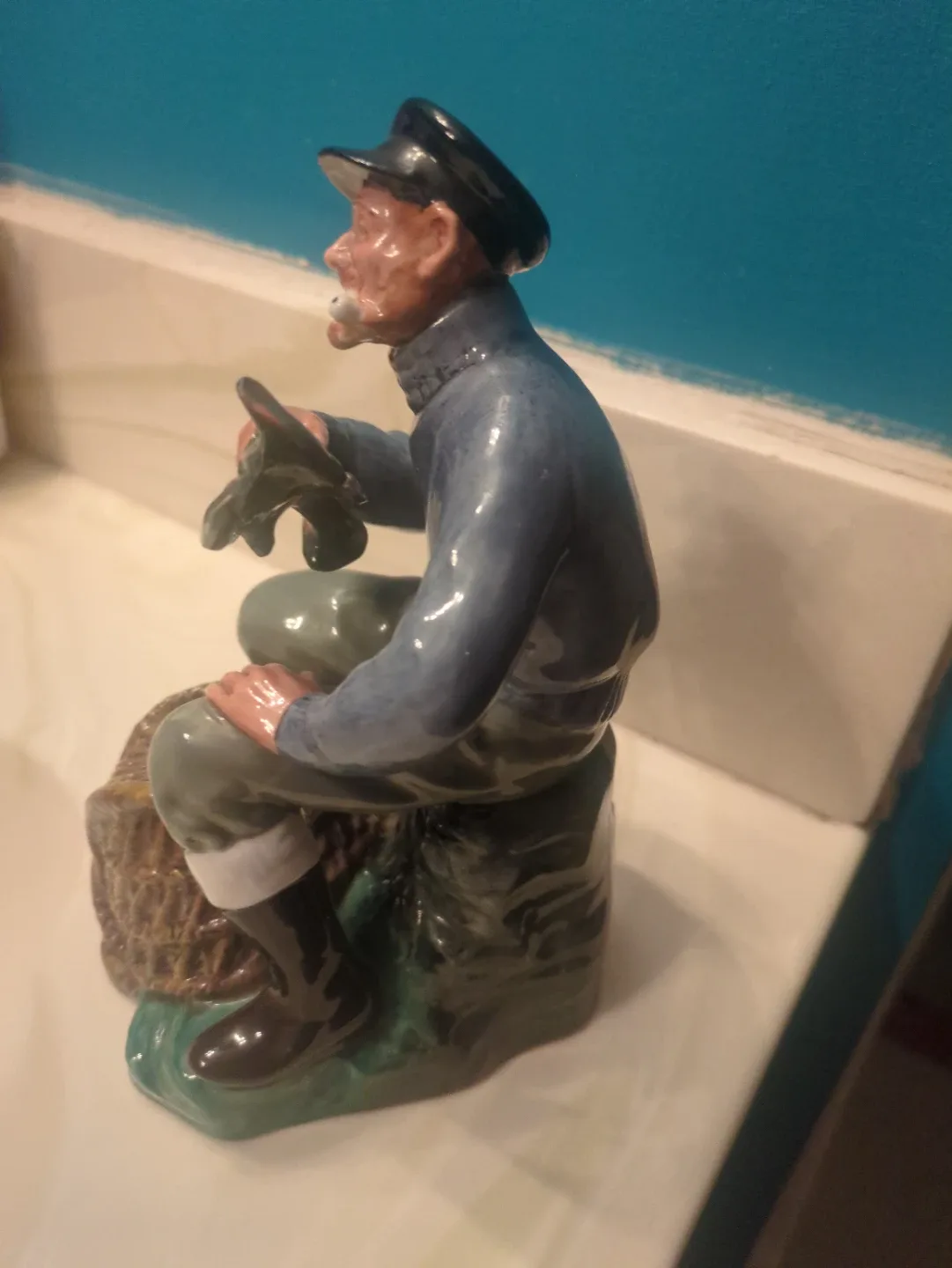 Royal Doulton 'The Lobster Man' Figurine image indicator(2)