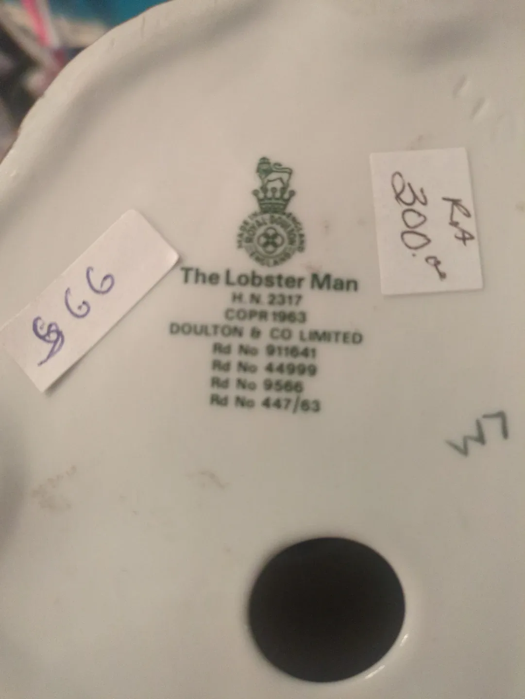 Royal Doulton 'The Lobster Man' Figurine image indicator(4)
