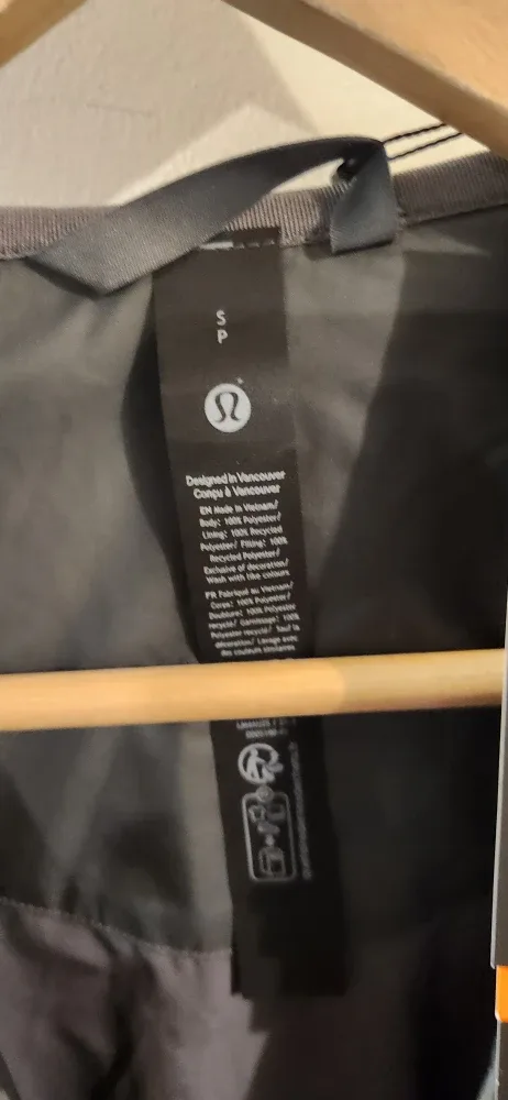 Lululemon Diamond-Quilted Liner Jacket - Size Small image indicator(2)