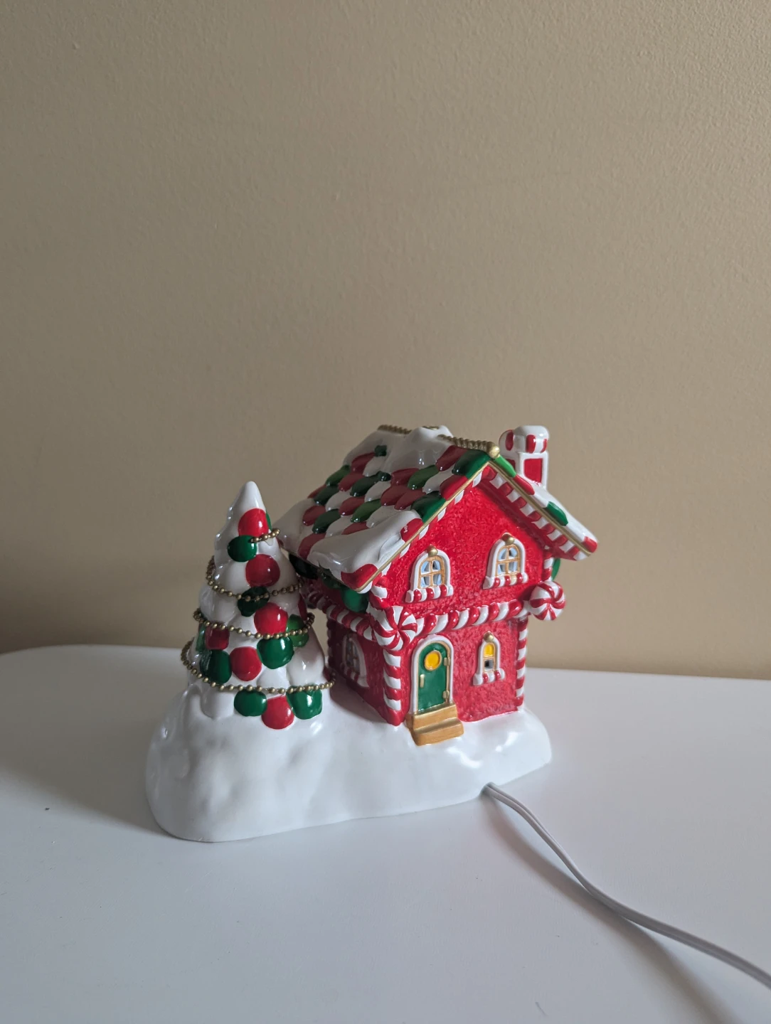 M&Ms CERAMIC LIGHT UP VINTAGE CHRISTMAS GINGERBREAD HOUSE - photo 2
