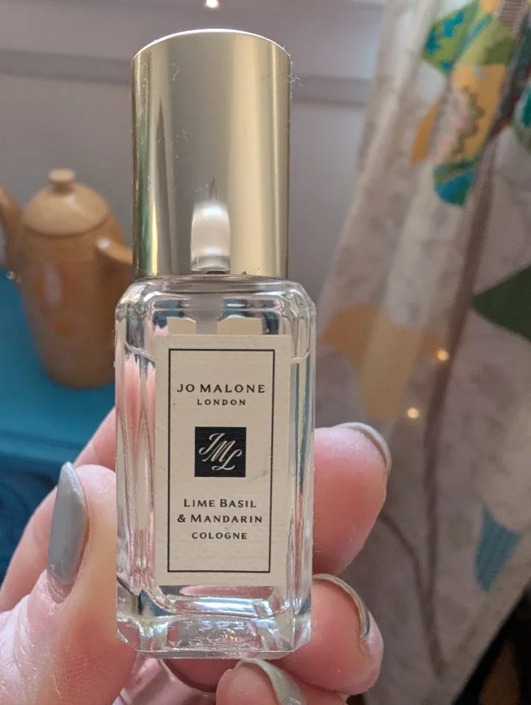 Ruby Rush Paris Hilton Perfume + Jo Malone freebie image indicator(4)