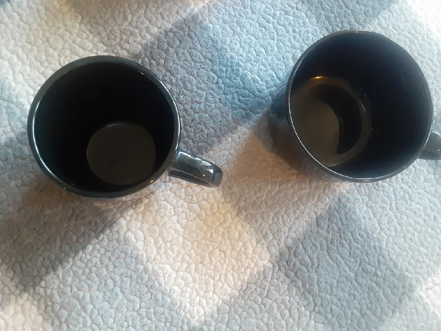 Mugs - Black and Red image indicator(5)