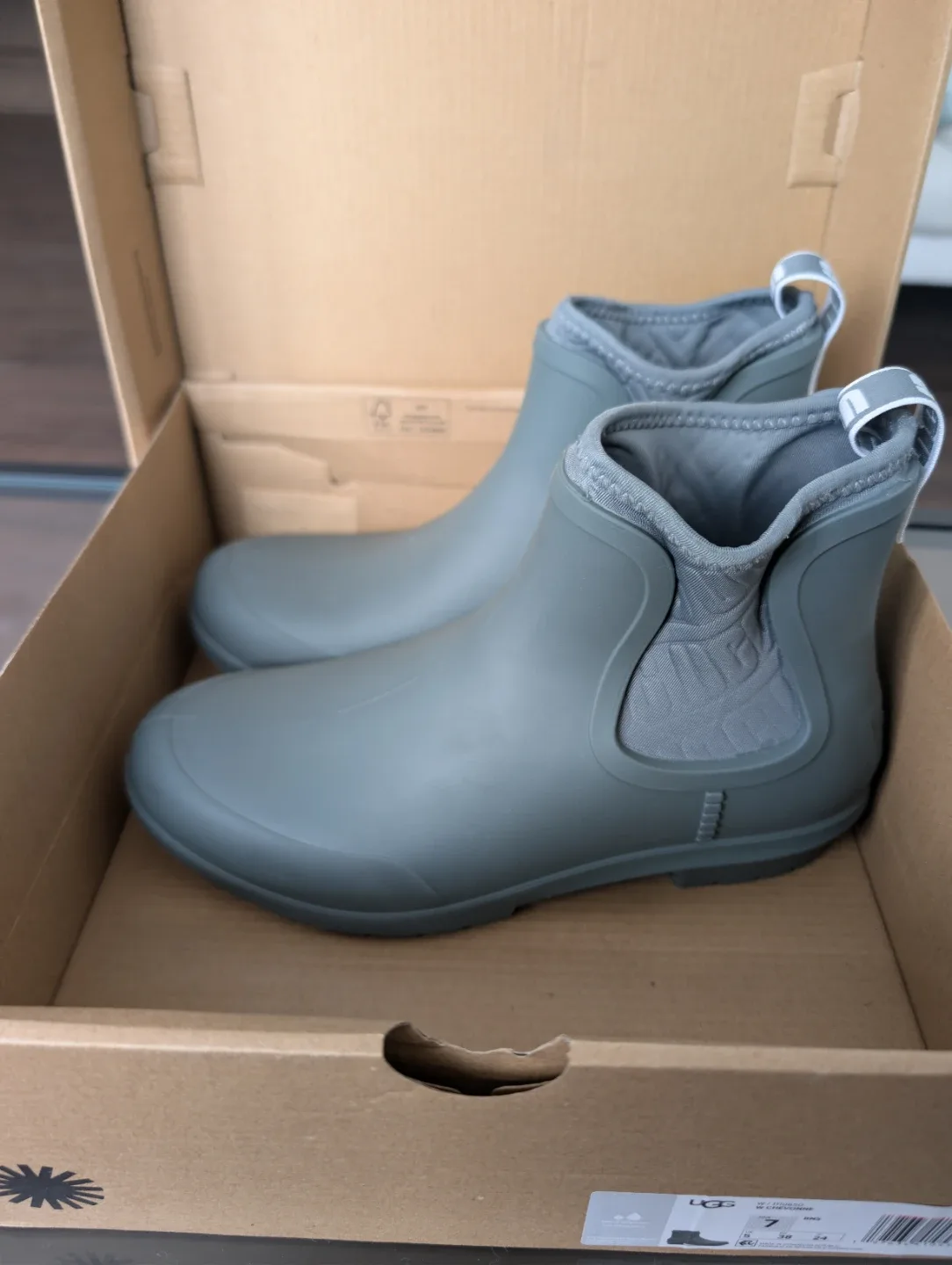 UGG Chevonne Rain Boots - Women's Size 7 - Black image indicator(6)