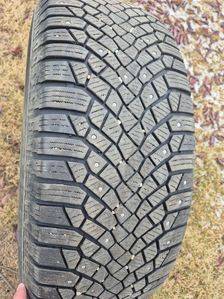 265/70r17 Set of 4 Used Winter Tires image indicator(3)