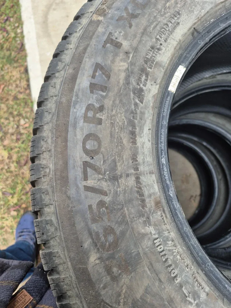 265/70r17 Set of 4 Used Winter Tires image indicator(6)