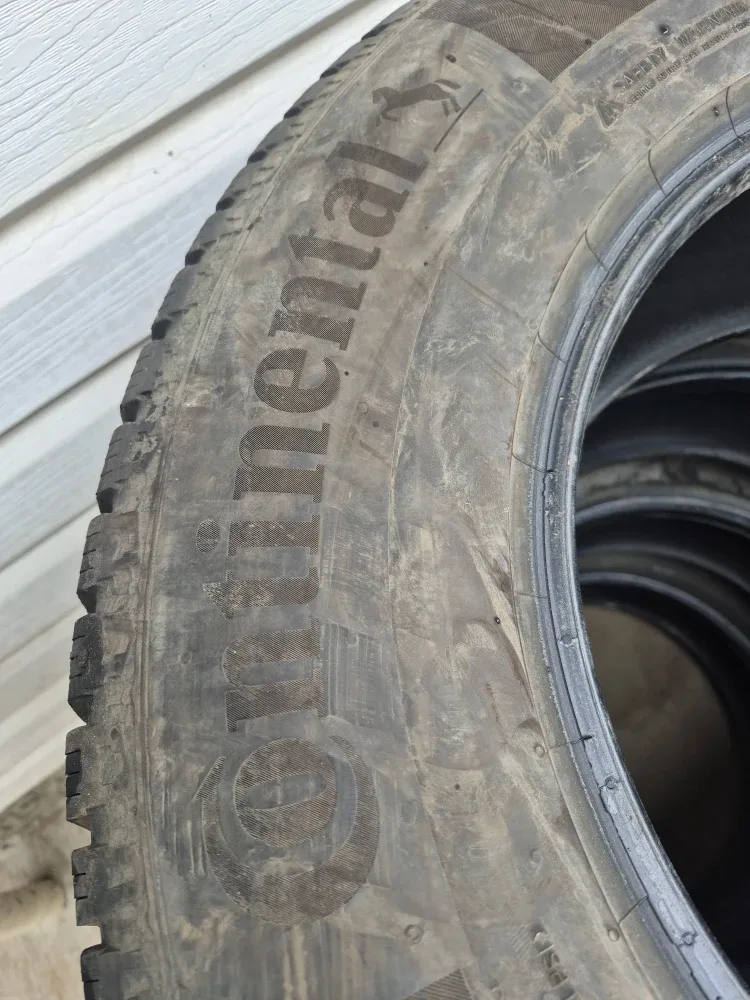 265/70r17 Set of 4 Used Winter Tires image indicator(7)