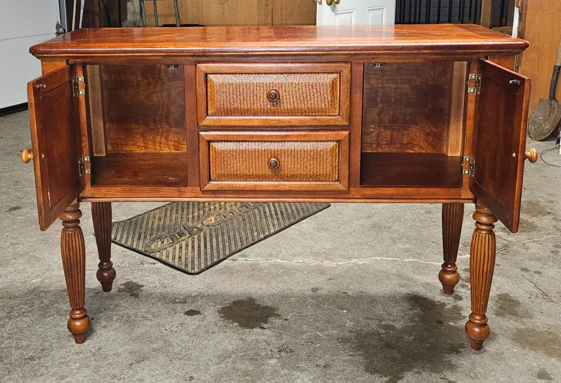 Wooden Sideboard Cabinet image indicator(2)