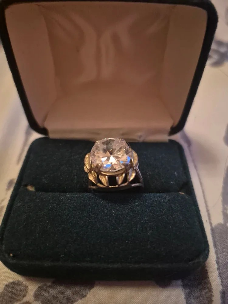 Vintage Rings in Boxes image indicator(3)