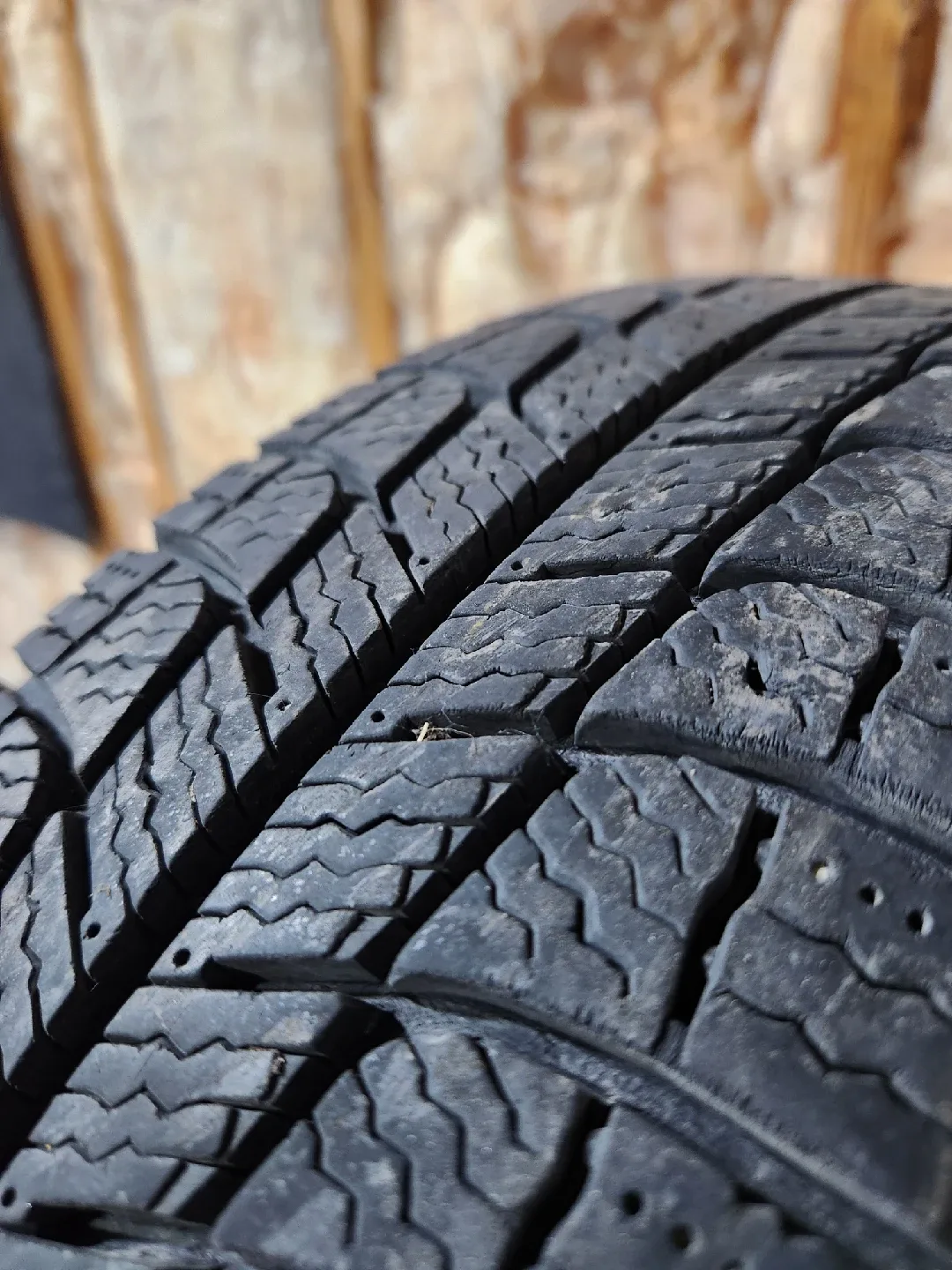 (4)-185/65R14 Winter Tires/Rims 4x100 Off 2011 Hyundai Accent image indicator(3)