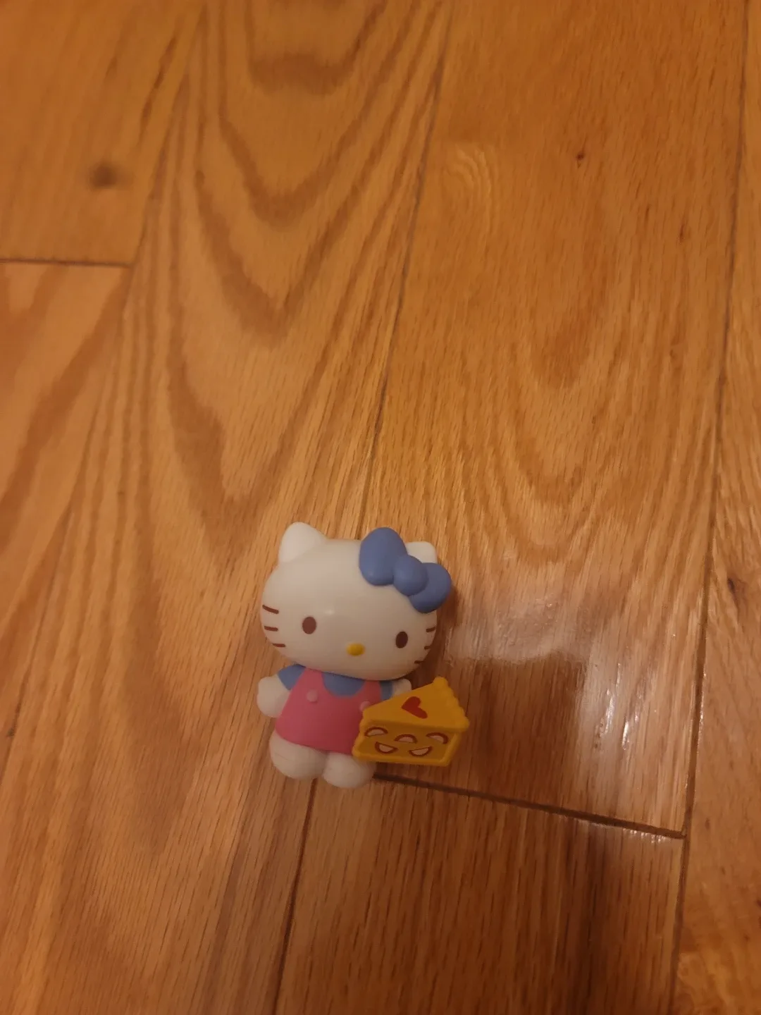 Hello Kitty Figurine thumbnail