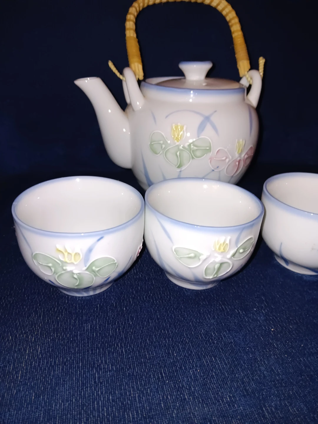 Tea Set with Teapot and 4 Cups - photo 4