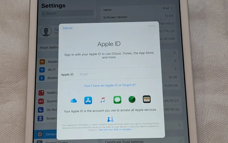 VERY NICE APPLE iPad MINI 2 LOW PRICE - QUEENS PICKUP - image indicator(3)