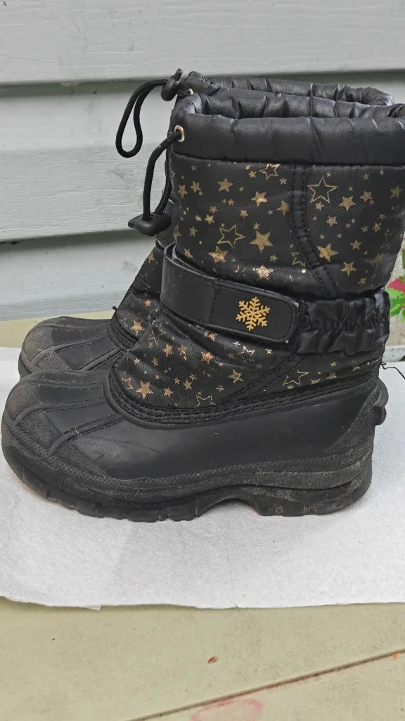 Kids Black Winter Boots - Size 12 image indicator(2)