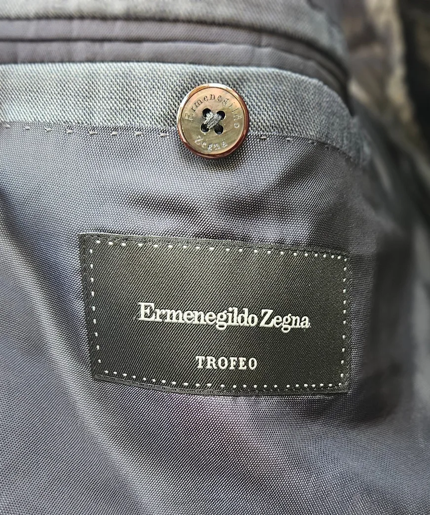 Ermenegildo Zegna 2 PC 100% Wool Suit Grey Size 52R  Like New image indicator(3)