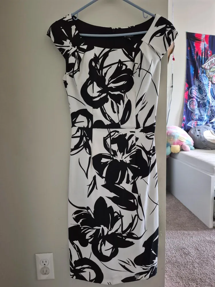 Le Chateau XS/TP Floral Dress - Black & White