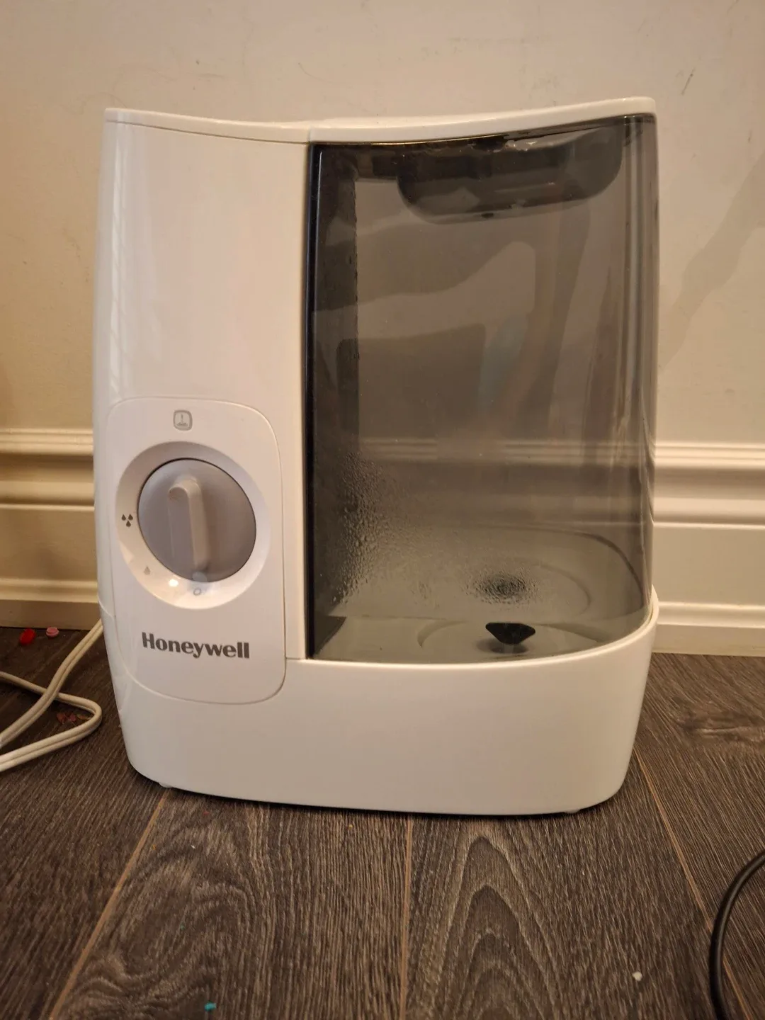 Honeywell Humidifier - White and black thumbnail