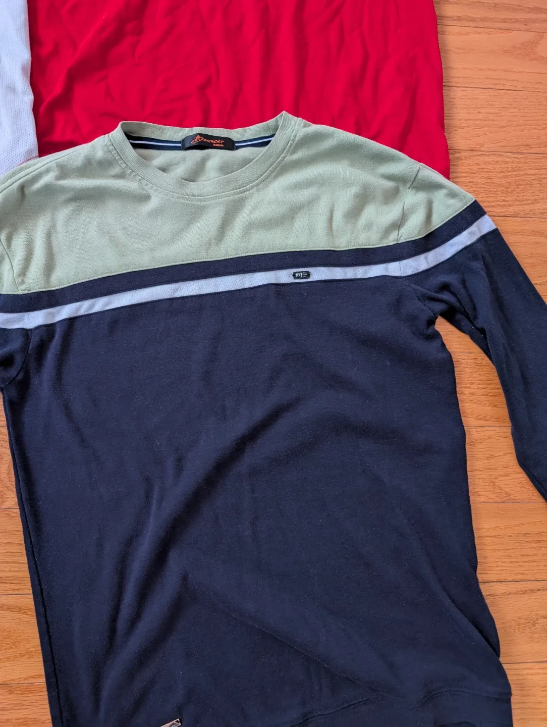 A bundle of 3 men's tops - size S or teen image indicator(4)