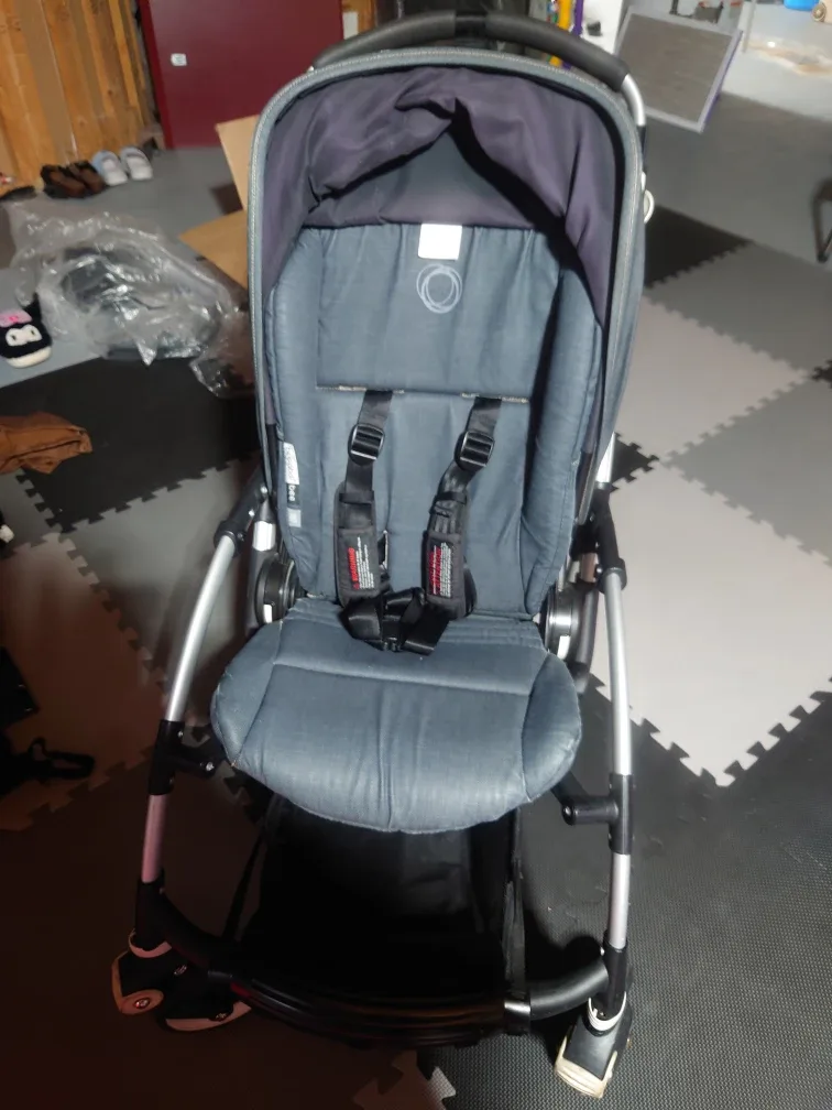 Bugaboo Stroller with Adapter, Footmuff & Cup Holder image indicator(2)