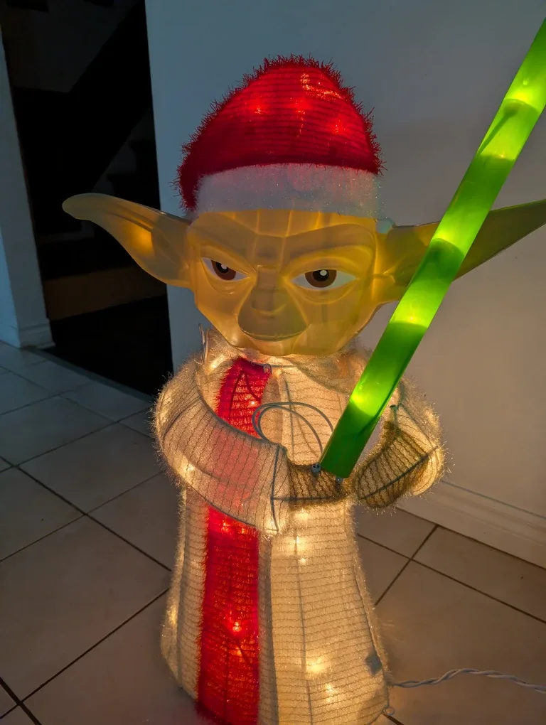Star Wars Yoda 28" Holiday Lighted Decor