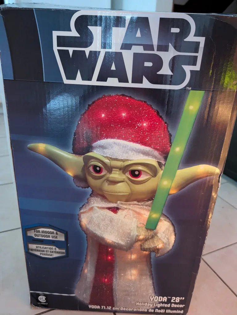 Star Wars Yoda 28" Holiday Lighted Decor image indicator(2)