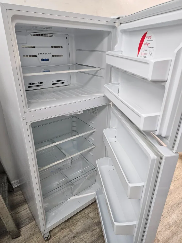 Frigidaire 30in white top freezer refrigerator image indicator(2)