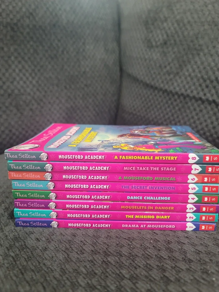 Thea Stilton & Geronimo Stilton Book Set image indicator(2)