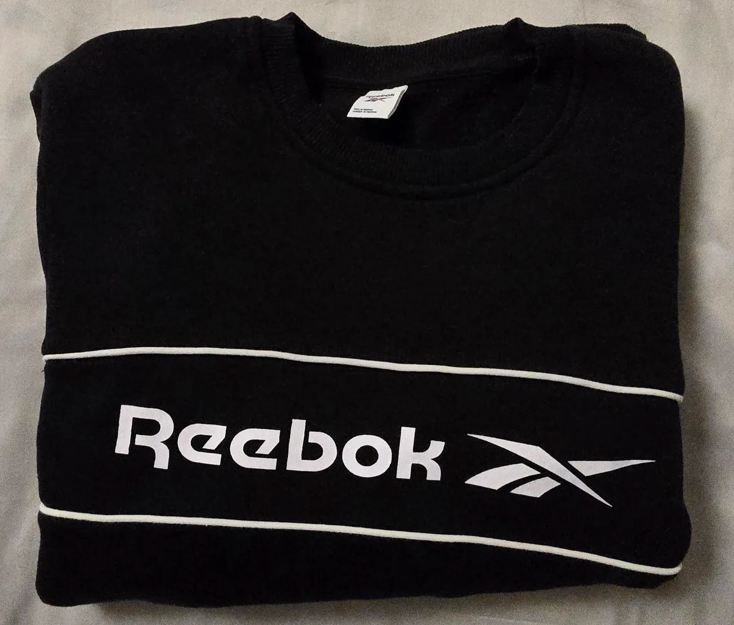 Men's Reebok Black Crewneck Sweatshirt - Size Medium image indicator(5)