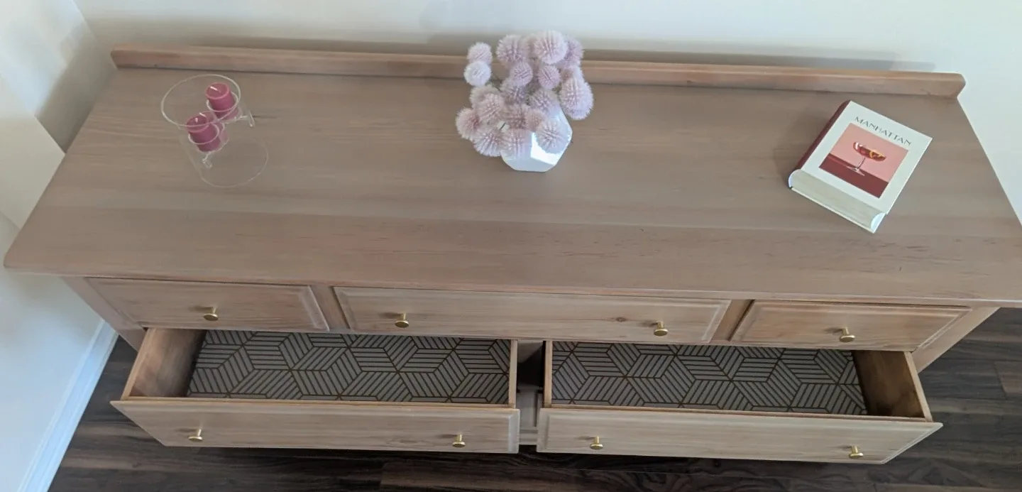 Wooden Dresser with 7 Drawers image indicator(2)