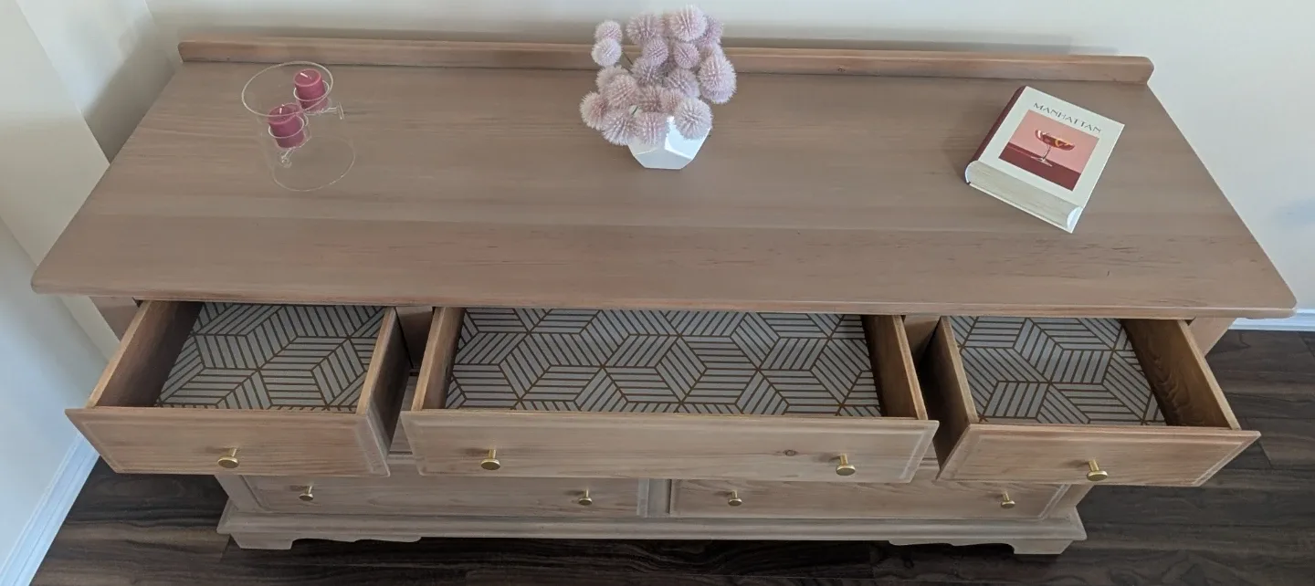 Wooden Dresser with 7 Drawers image indicator(3)