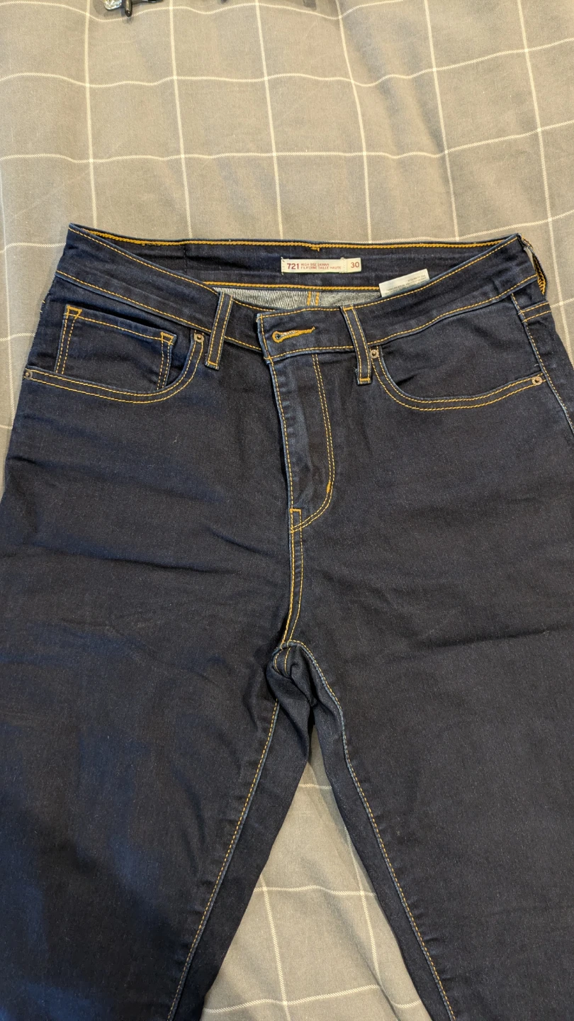 Levi's 721 High Rise Skinny Jeans - Size 30 - photo 4